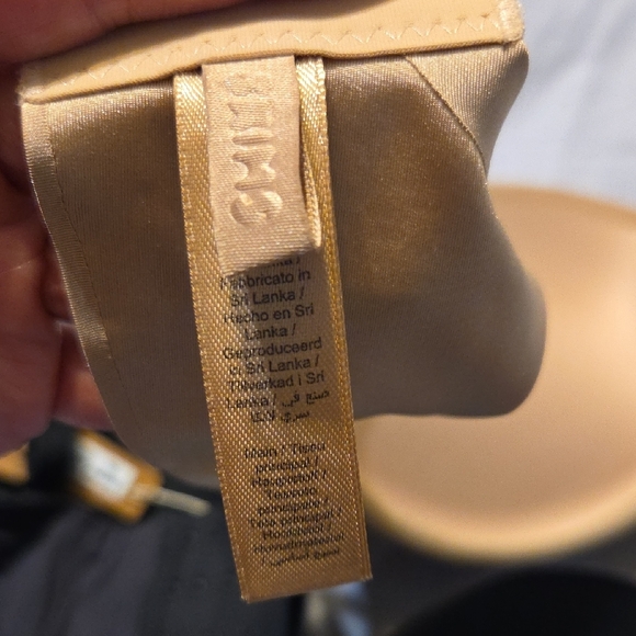 SKIMS Black and Tan Bras NEW! - Picture 4 of 6